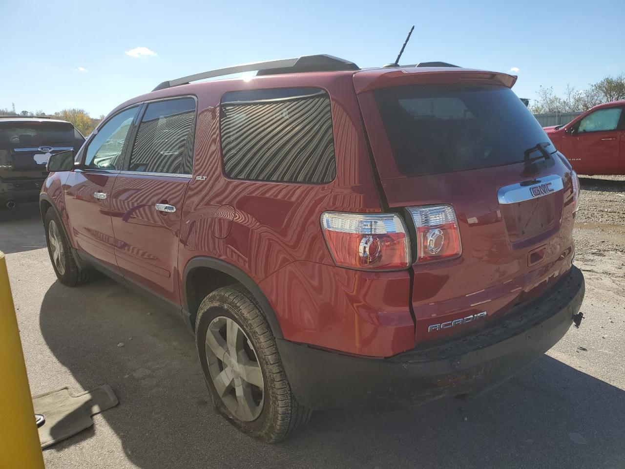 2012 GMC Acadia - Image 2