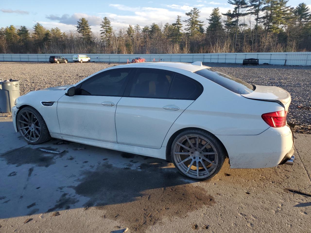 VIN WBSFV9C52DC772908 2013 BMW M5 no.2