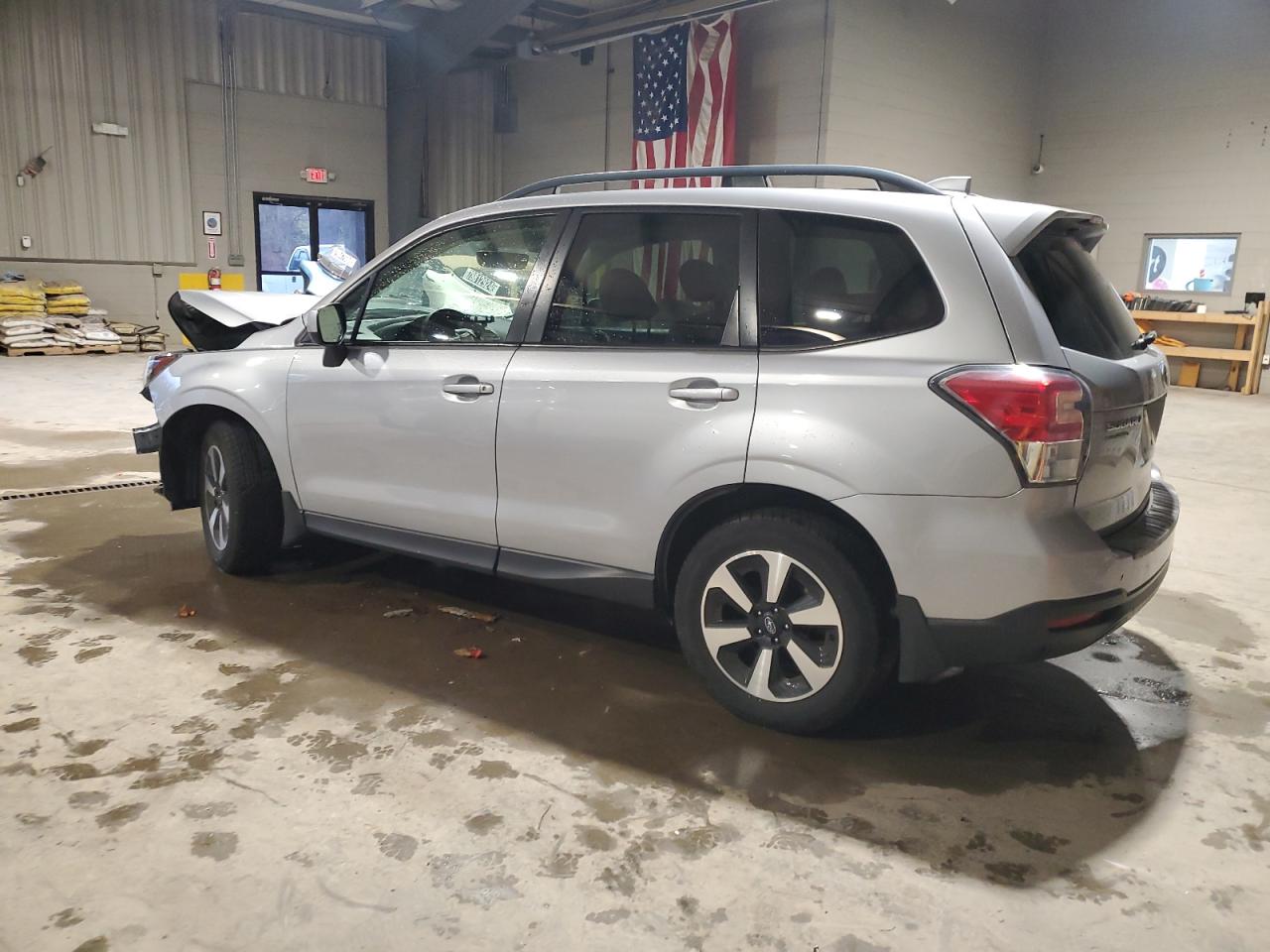 VIN JF2SJAGC3JH468336 2018 SUBARU FORESTER no.2