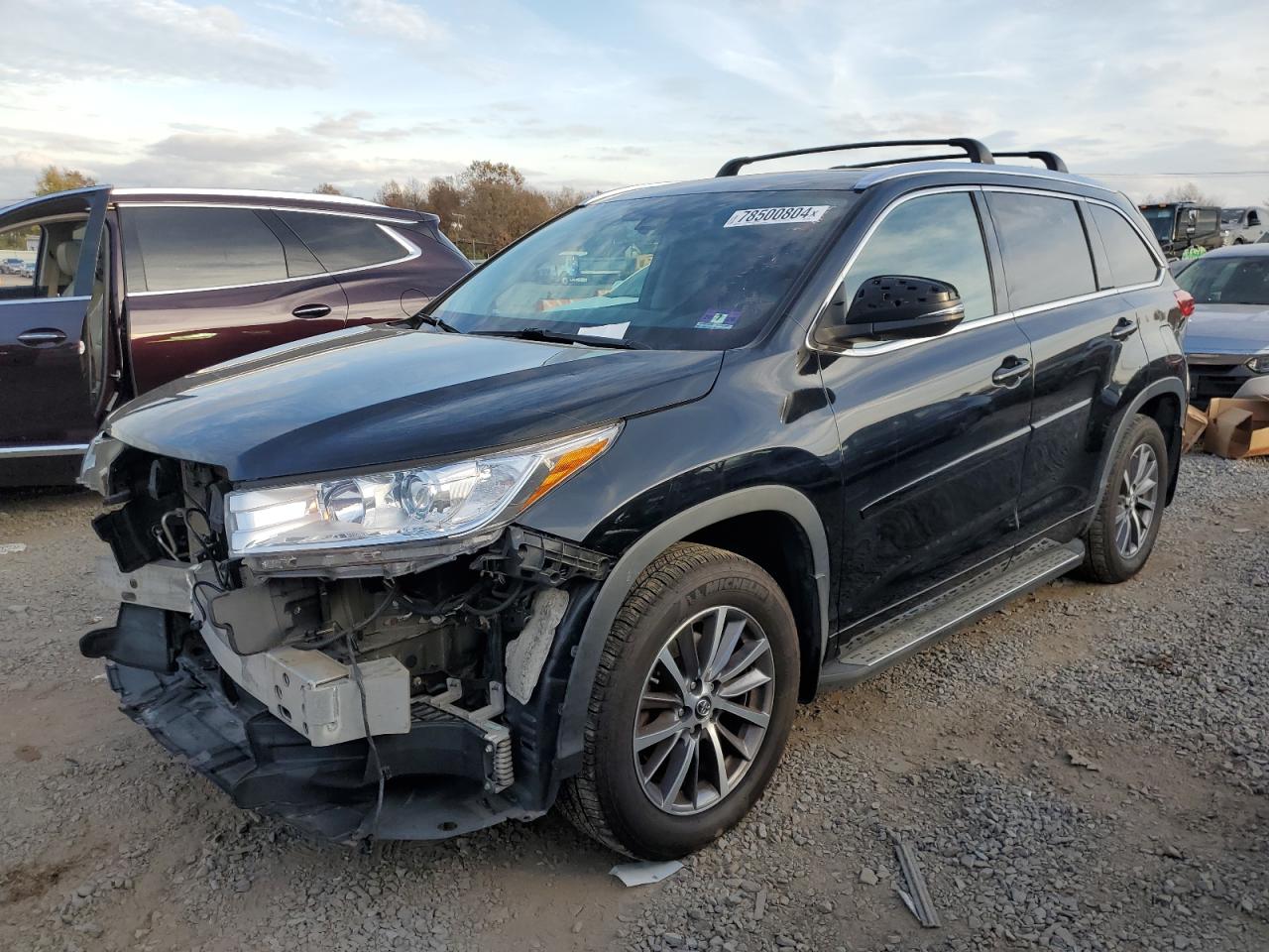 2018 Toyota Highlander - Image 1