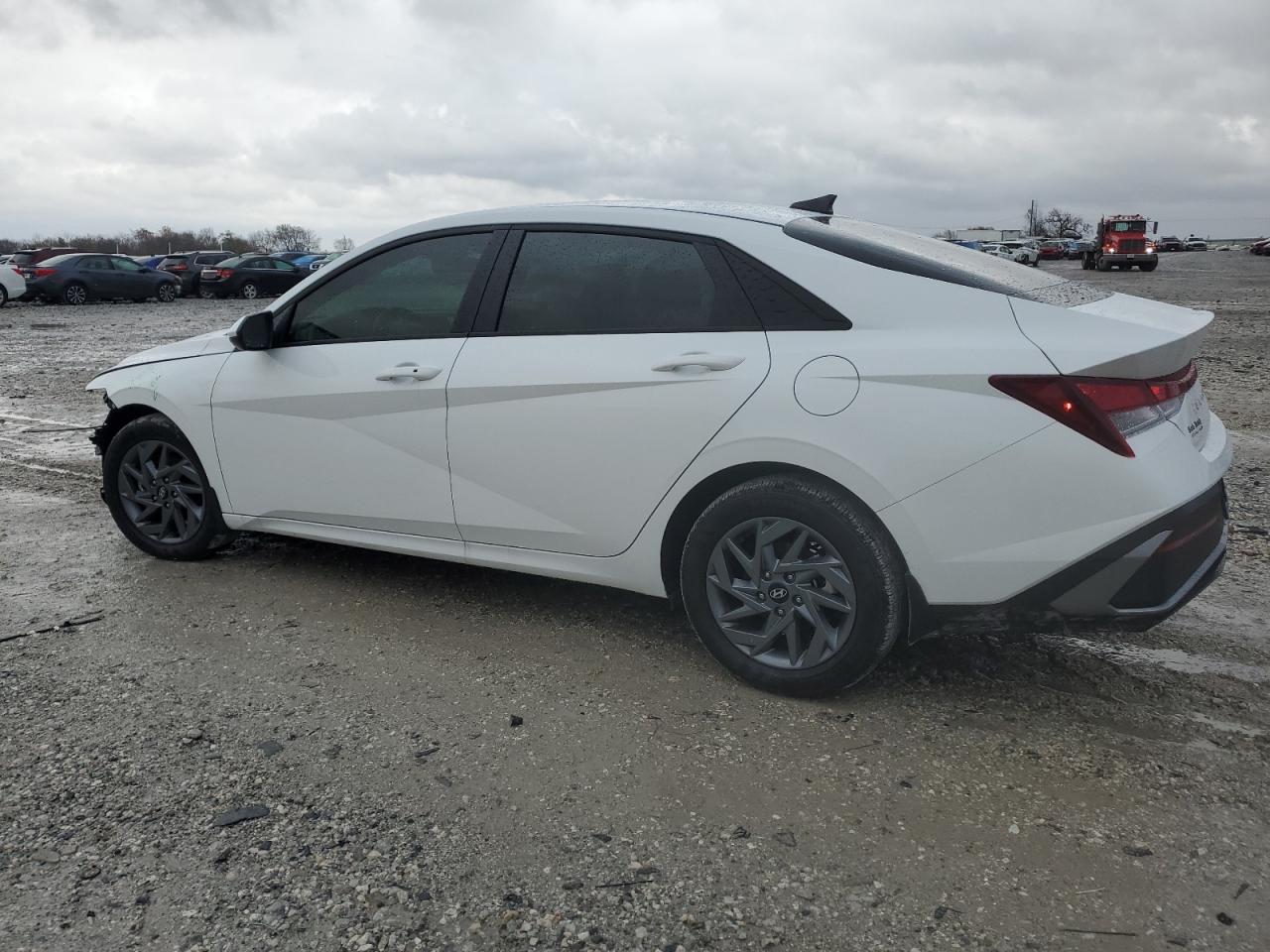 2024 Hyundai Elantra - Image 2