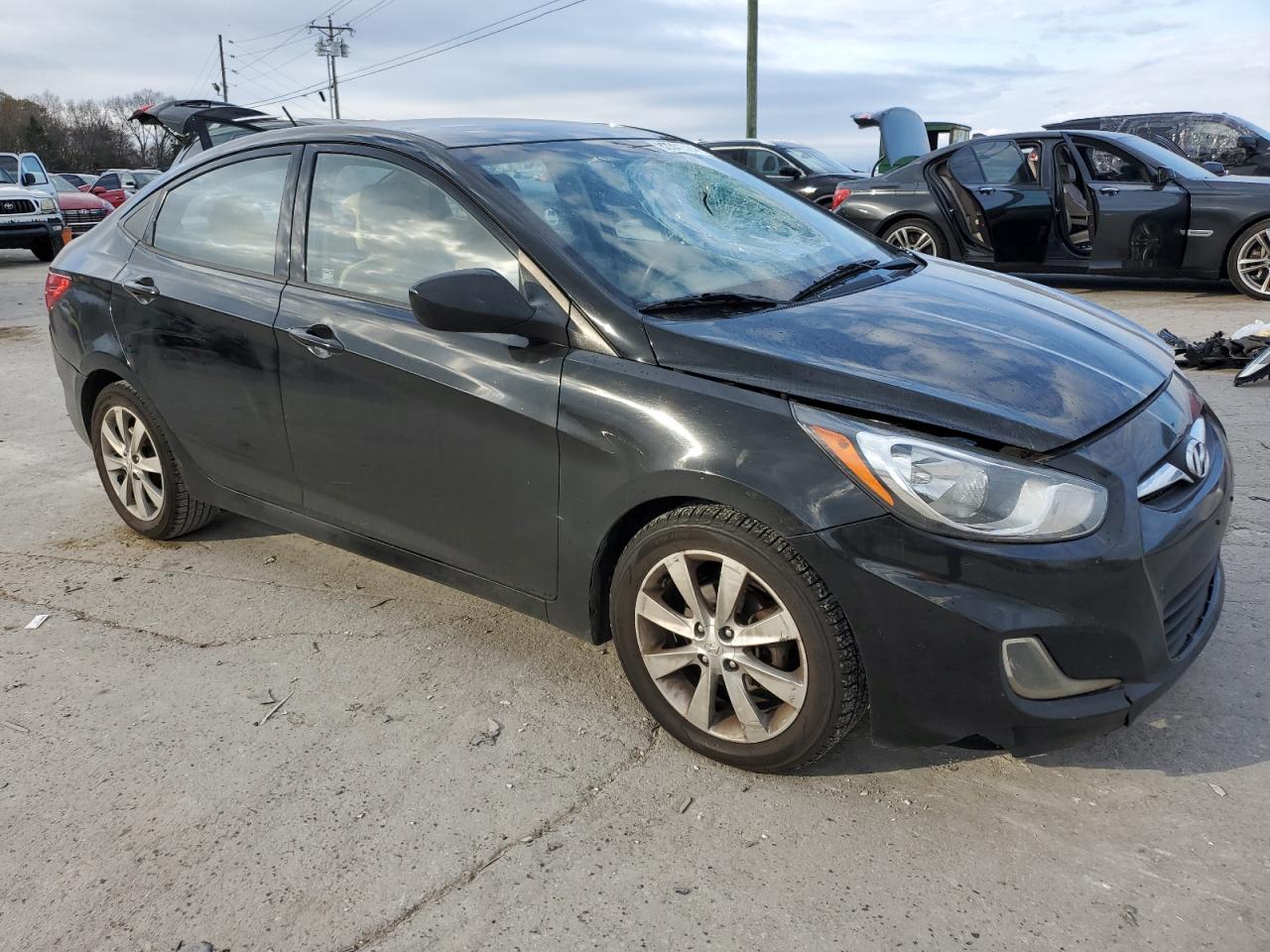 2013 Hyundai Accent - Image 4