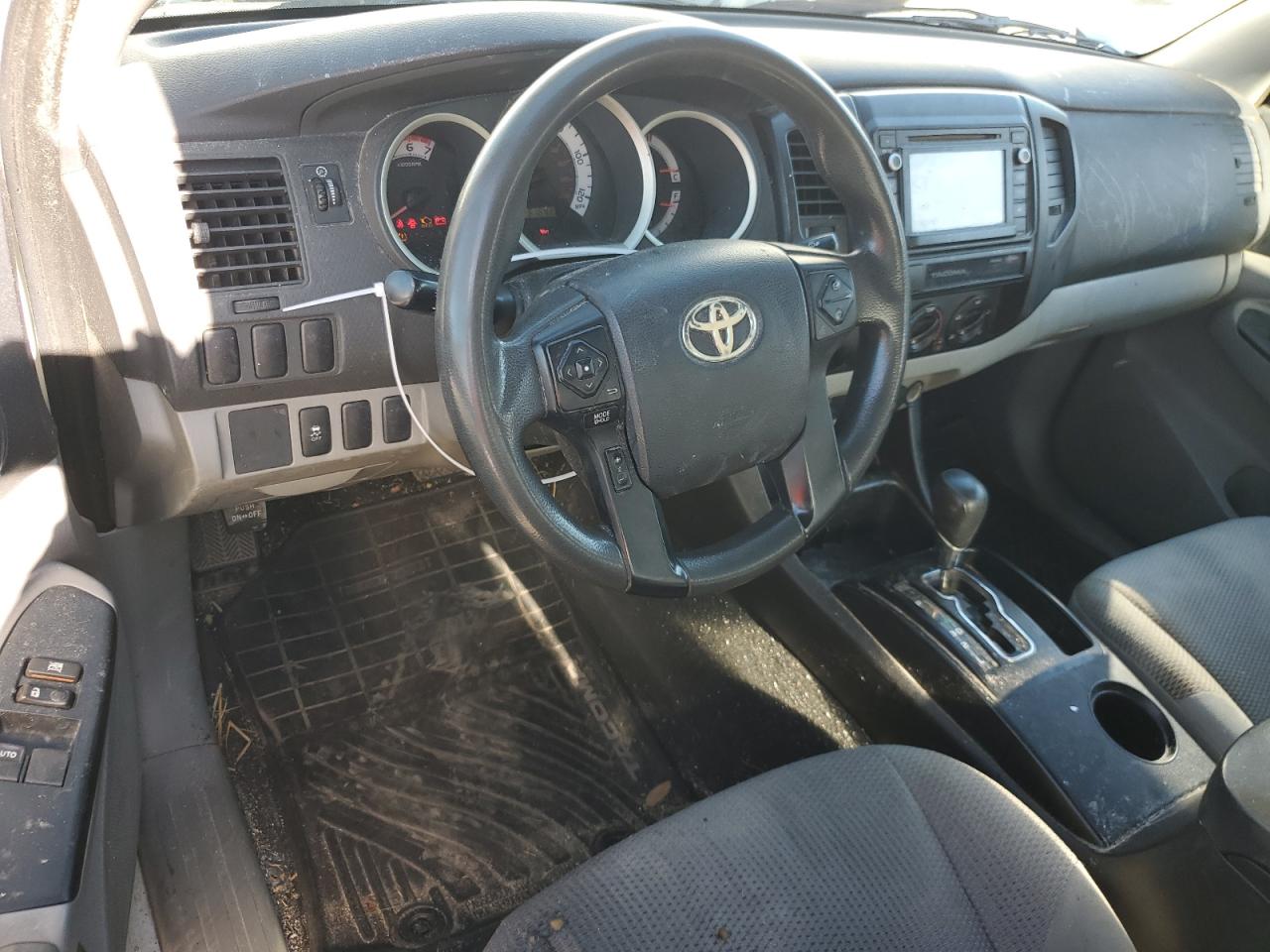 2015 Toyota Tacoma - Image 8