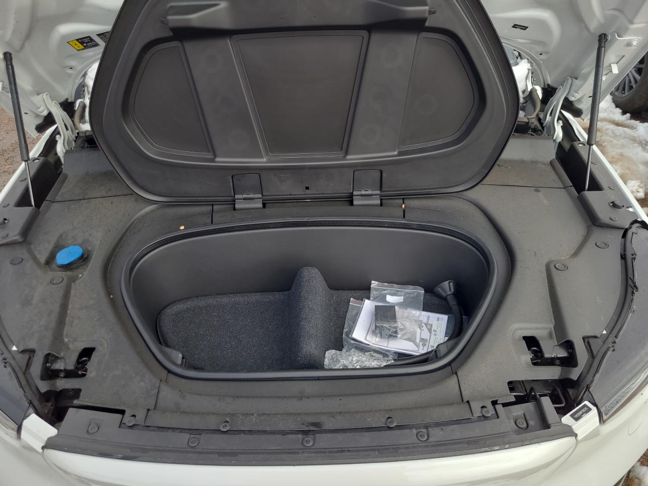 2023 Volvo XC40 - Image 12