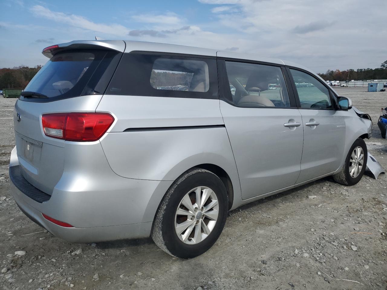 2016 Kia Sedona - Image 3
