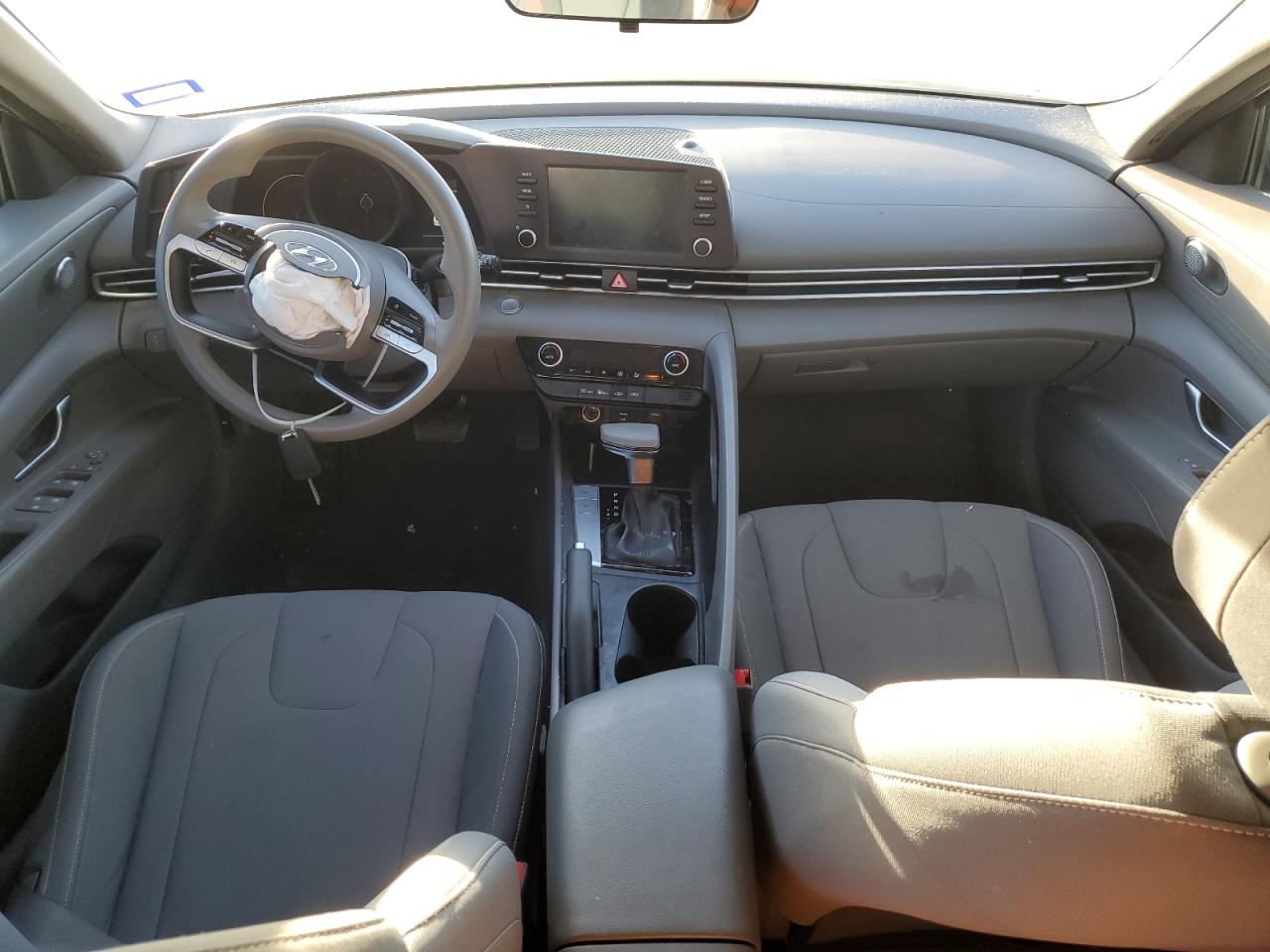 2021 Hyundai Elantra - Image 8