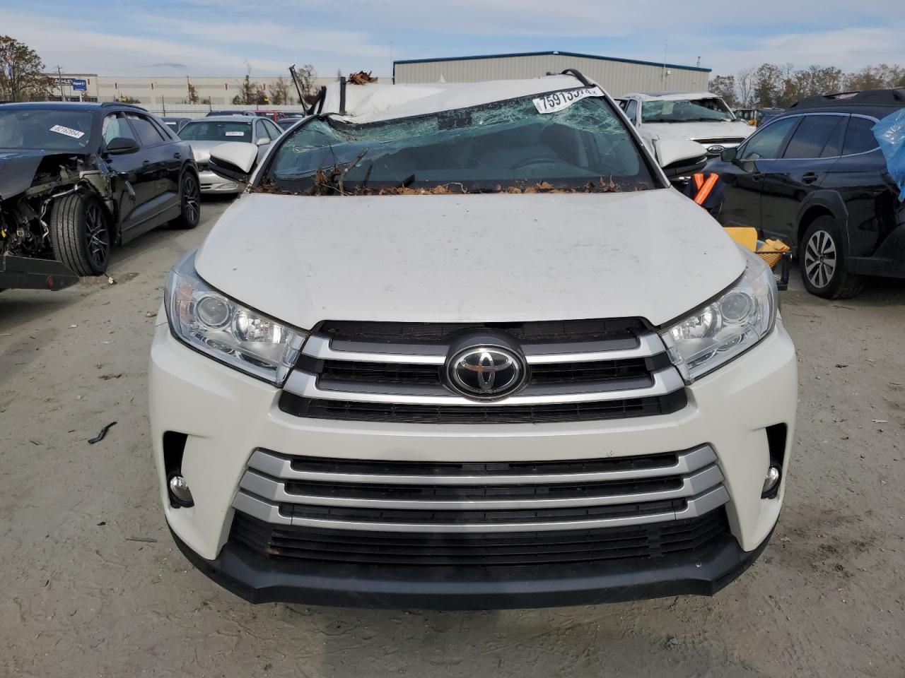 2019 Toyota Highlander - Image 5
