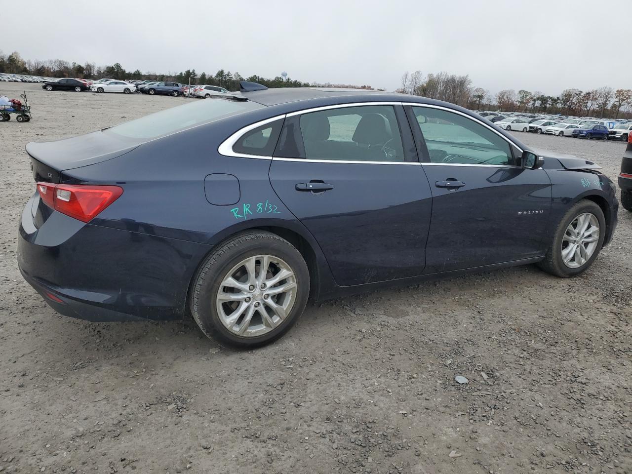 2018 Chevrolet Malibu - Image 3