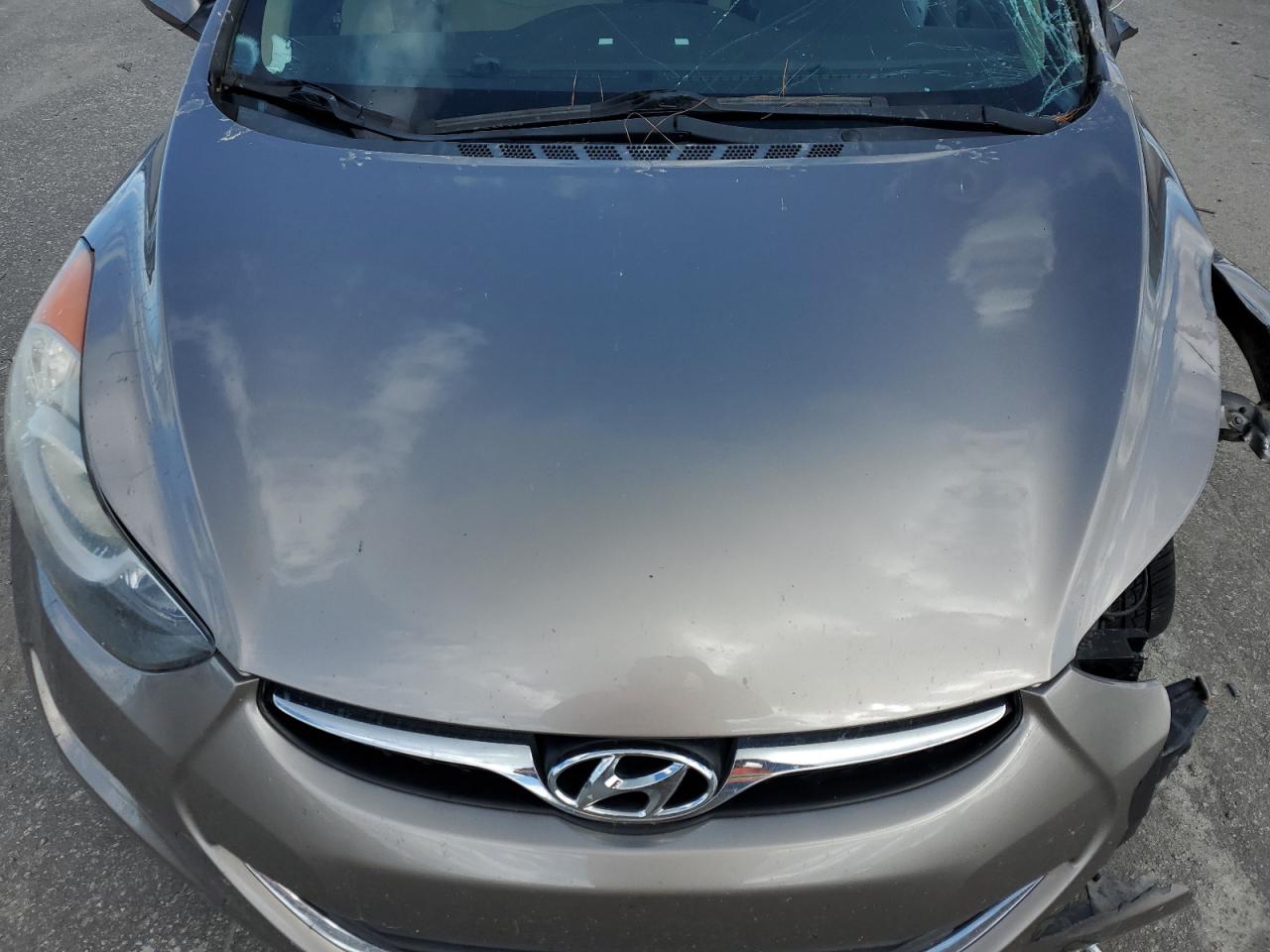 2013 Hyundai Elantra - Image 12
