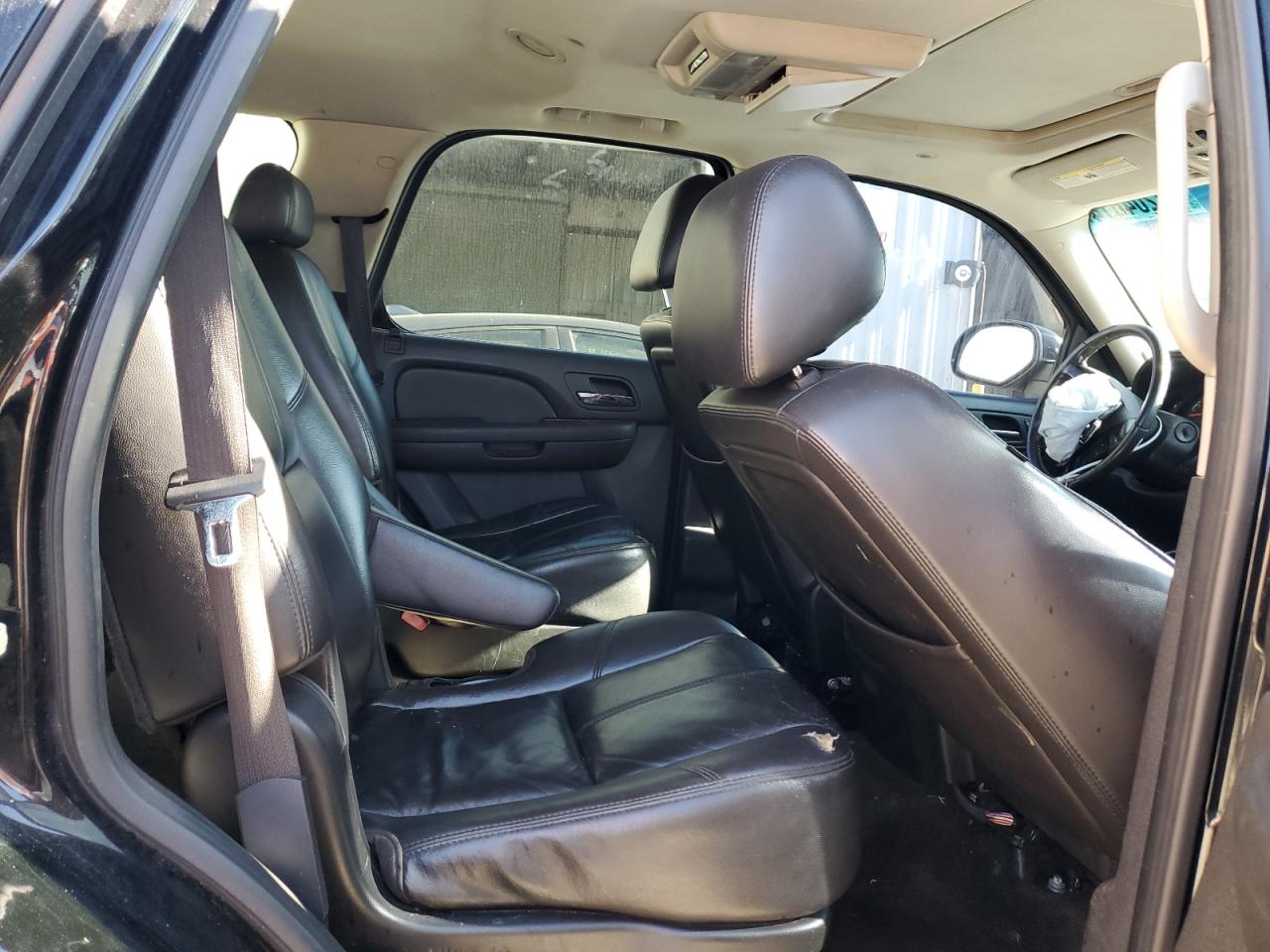 2010 Chevrolet Tahoe - Image 11