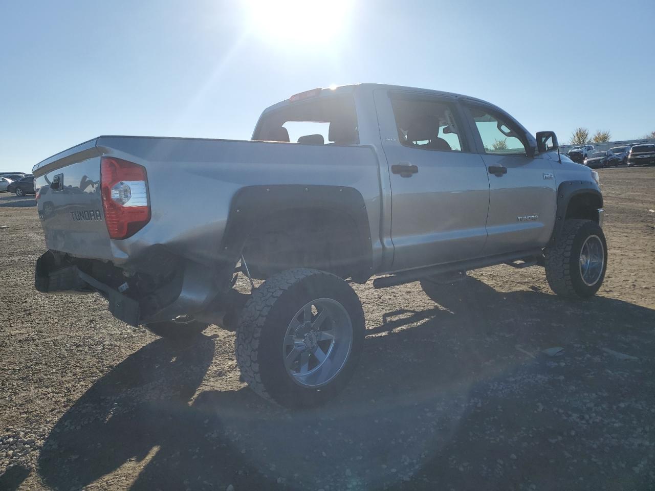 VIN 5TFDW5F19JX689574 2018 TOYOTA TUNDRA no.3