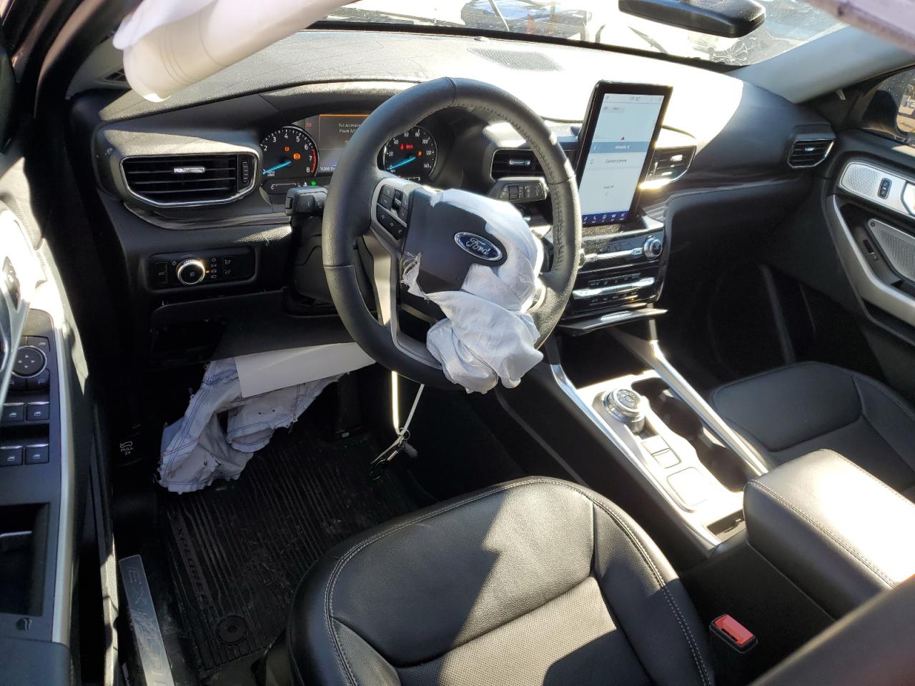 2023 Ford Explorer - Image 8