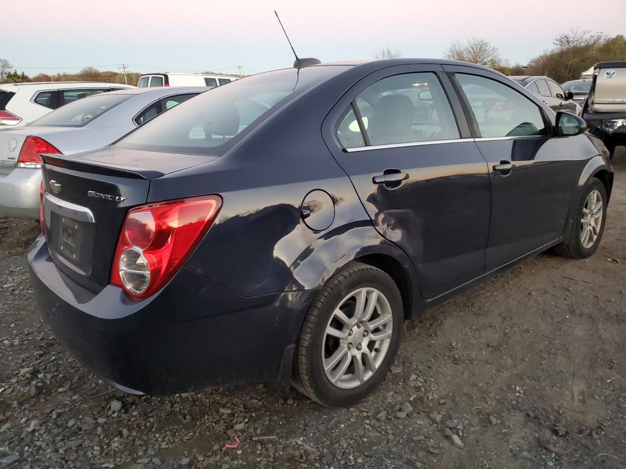 VIN 1G1JC5SH8F4139542 2015 CHEVROLET SONIC no.3