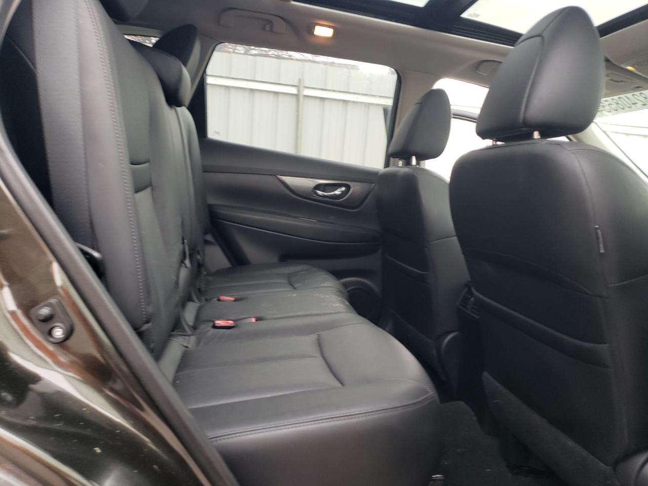 2015 Nissan Rogue - Image 11
