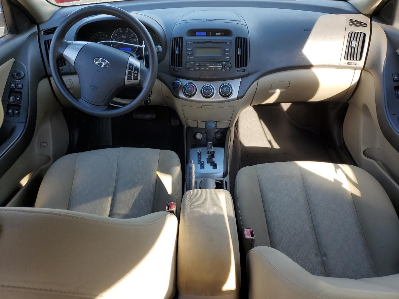 2010 Hyundai Elantra - Image 8