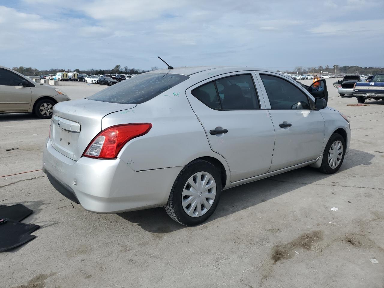 2015 Nissan Versa S VIN: 3N1CN7AP6FL823131 Lot: 81128114