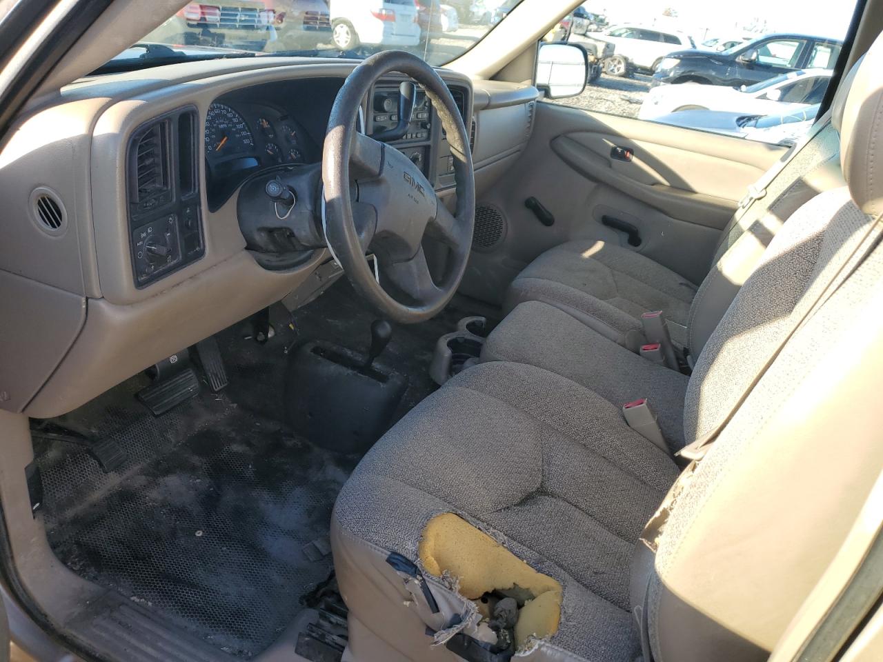 2004 GMC Sierra - Image 8