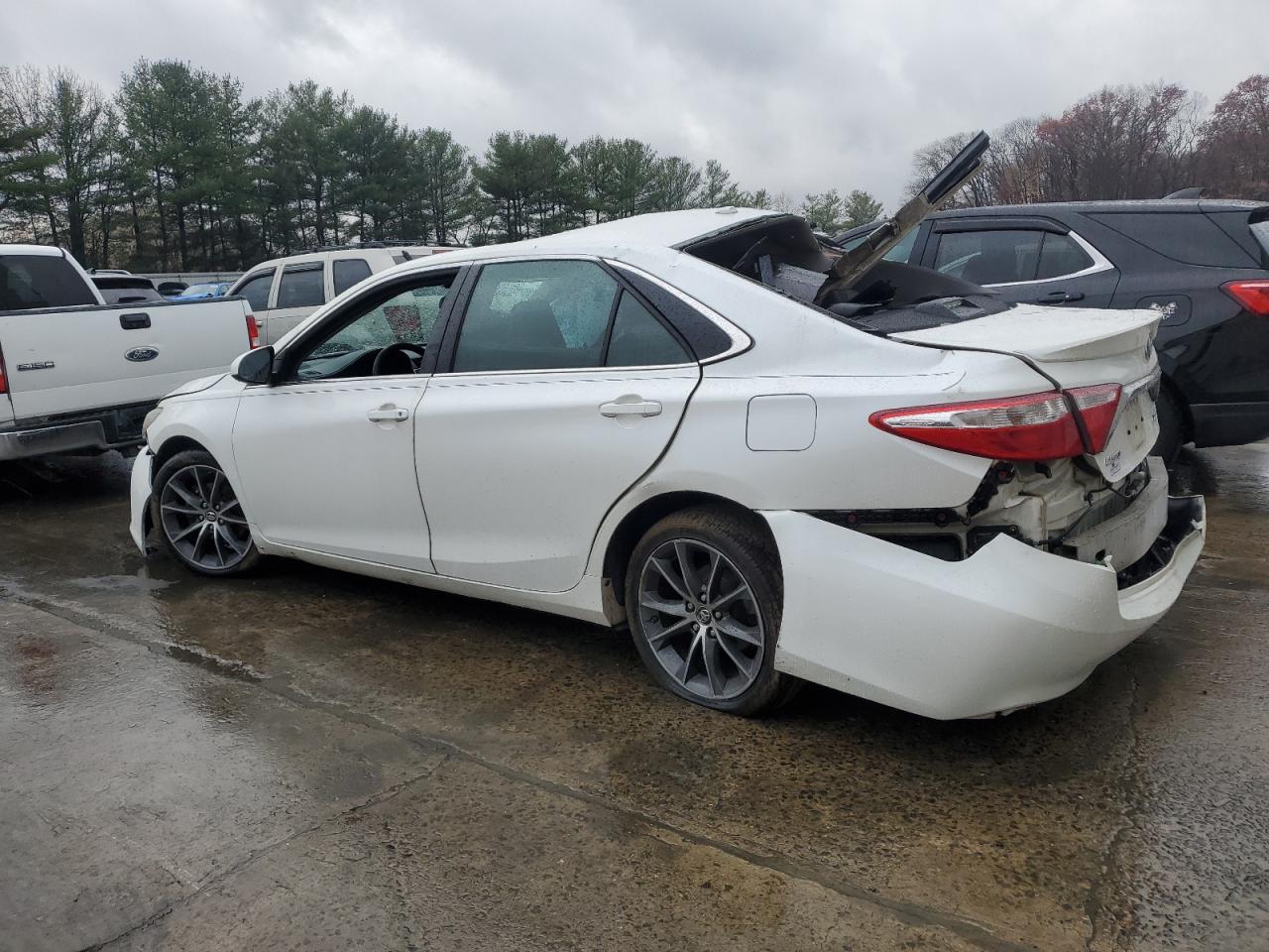 2015 Toyota Camry - Image 2
