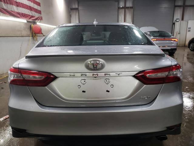  TOYOTA CAMRY 2019 Srebrny