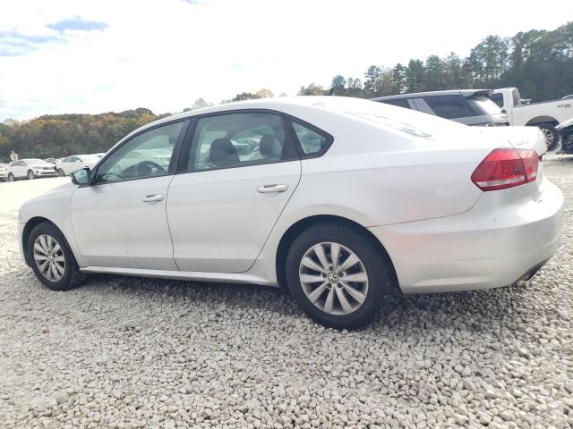 Sedans VOLKSWAGEN PASSAT 2013 Srebrny