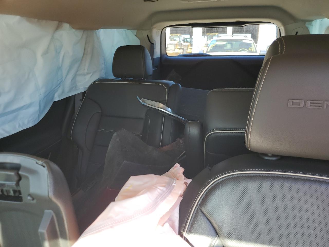 2021 GMC Acadia - Image 10