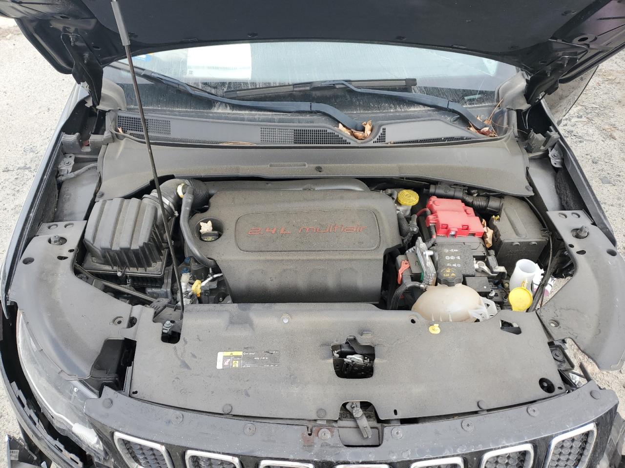2020 Jeep Compass - Image 12