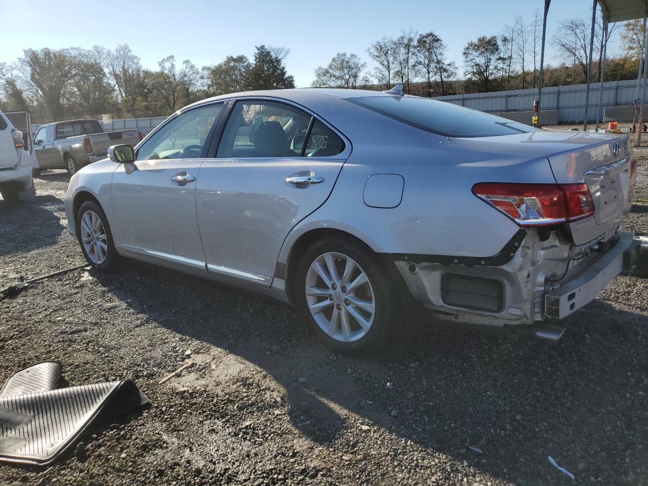 2011 Lexus ES - Image 2