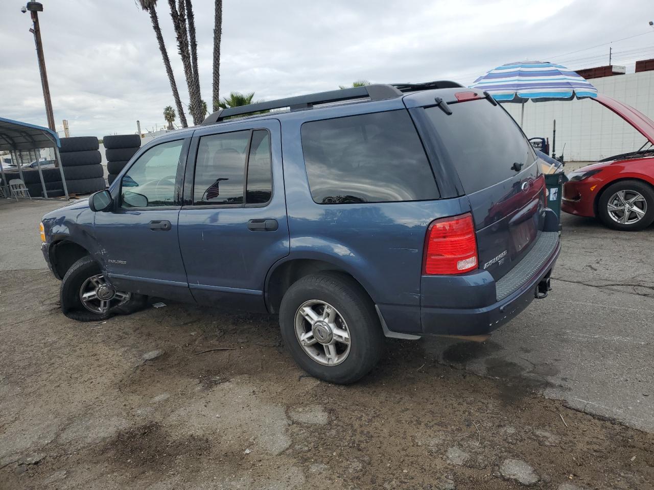 2005 Ford Explorer - Image 2