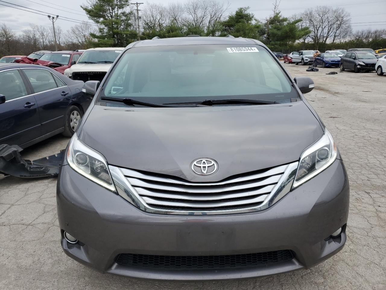 2015 Toyota Sienna - Image 5