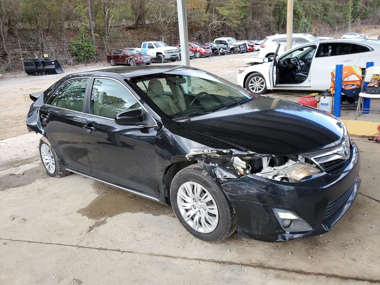2014 Toyota Camry - Image 4