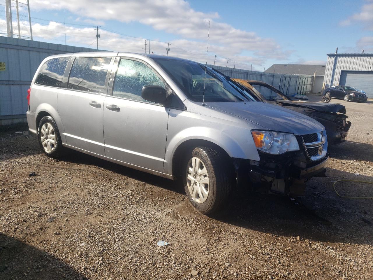 2019 Dodge Caravan - Image 4