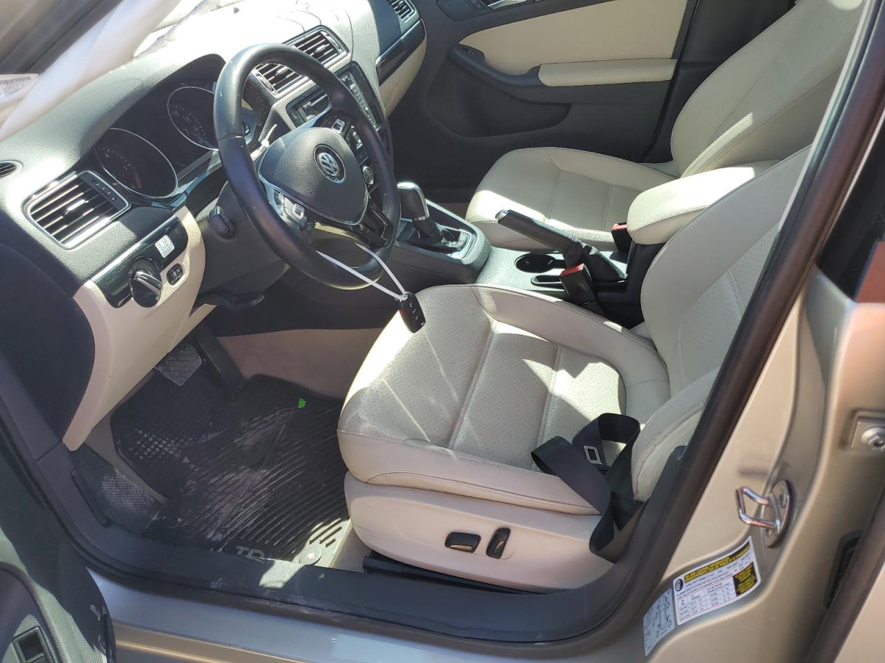 2015 Volkswagen Jetta - Image 7