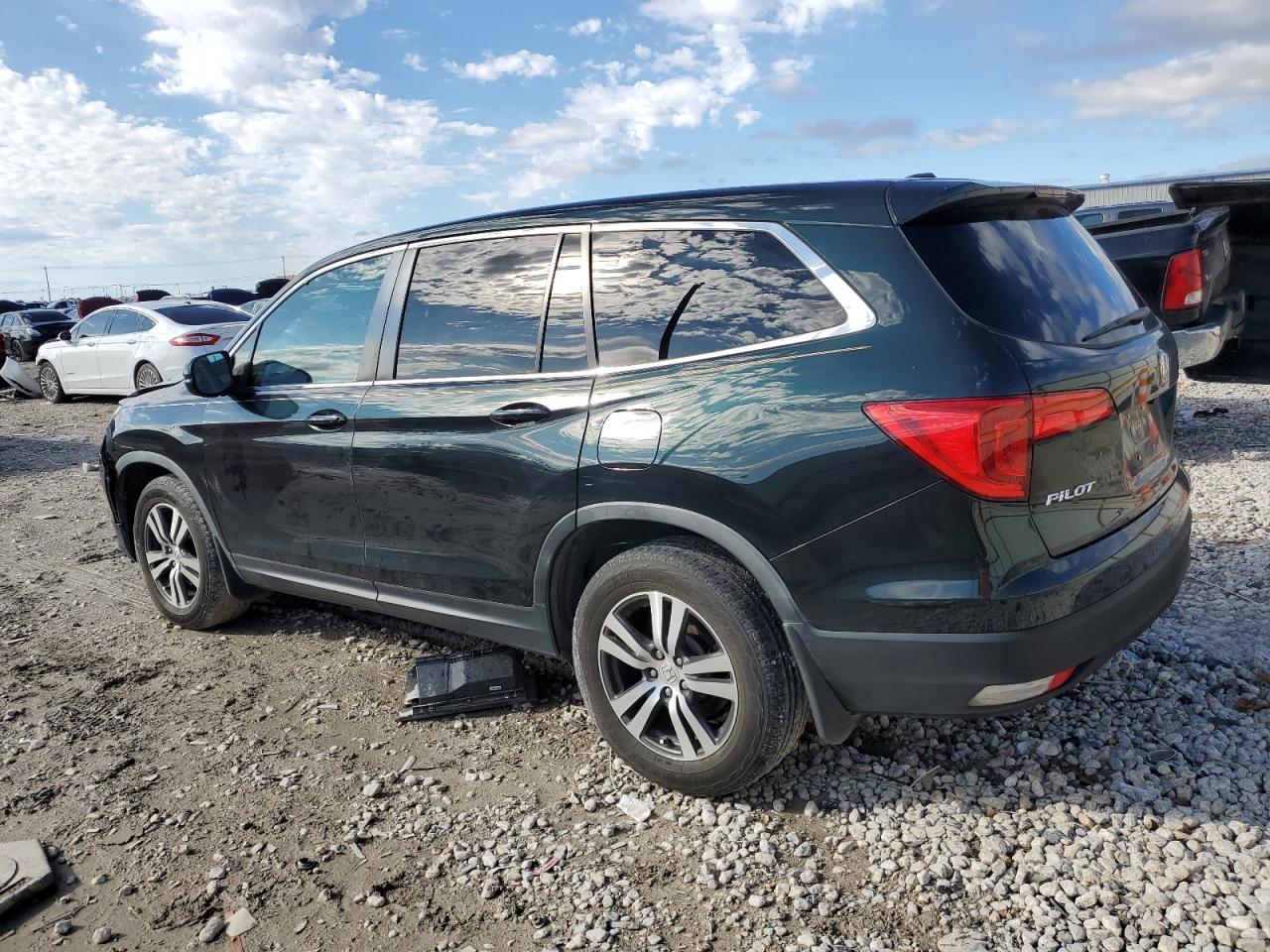 2016 Honda Pilot - Image 2