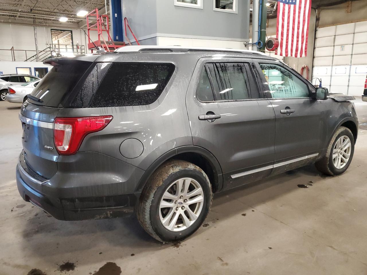 2018 Ford Explorer - Image 3