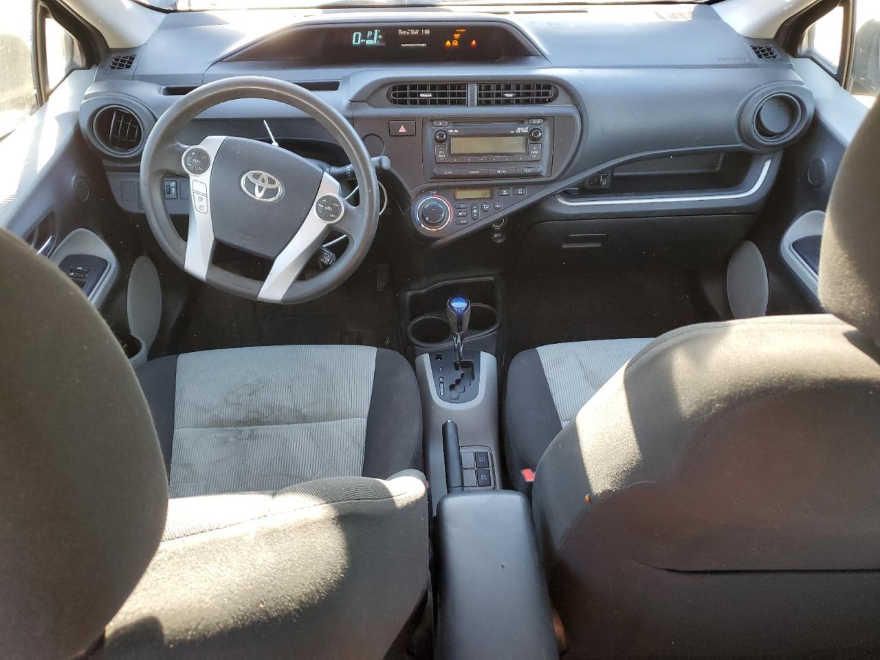 2014 Toyota Prius - Image 8