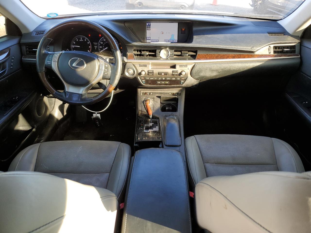 2014 Lexus ES - Image 8
