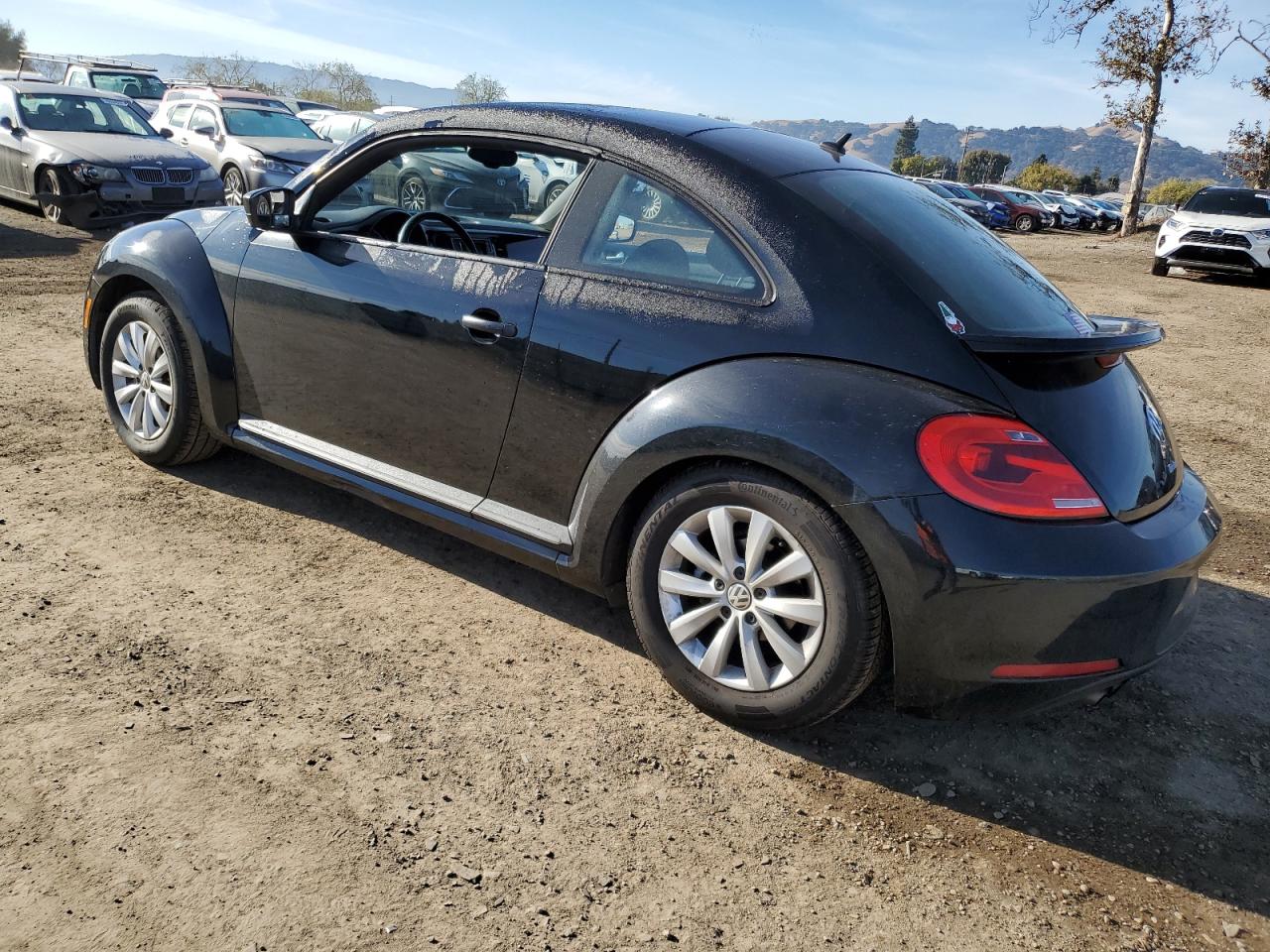 VIN 3VWF17AT5GM601420 2016 VOLKSWAGEN BEETLE no.2