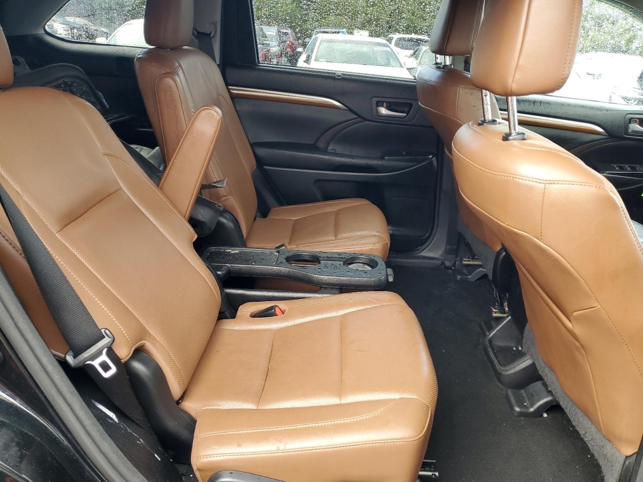 2018 Toyota Highlander - Image 11
