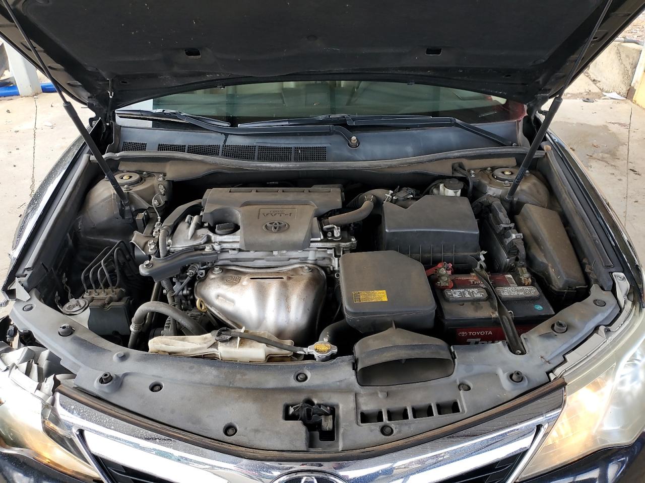 2014 Toyota Camry - Image 12