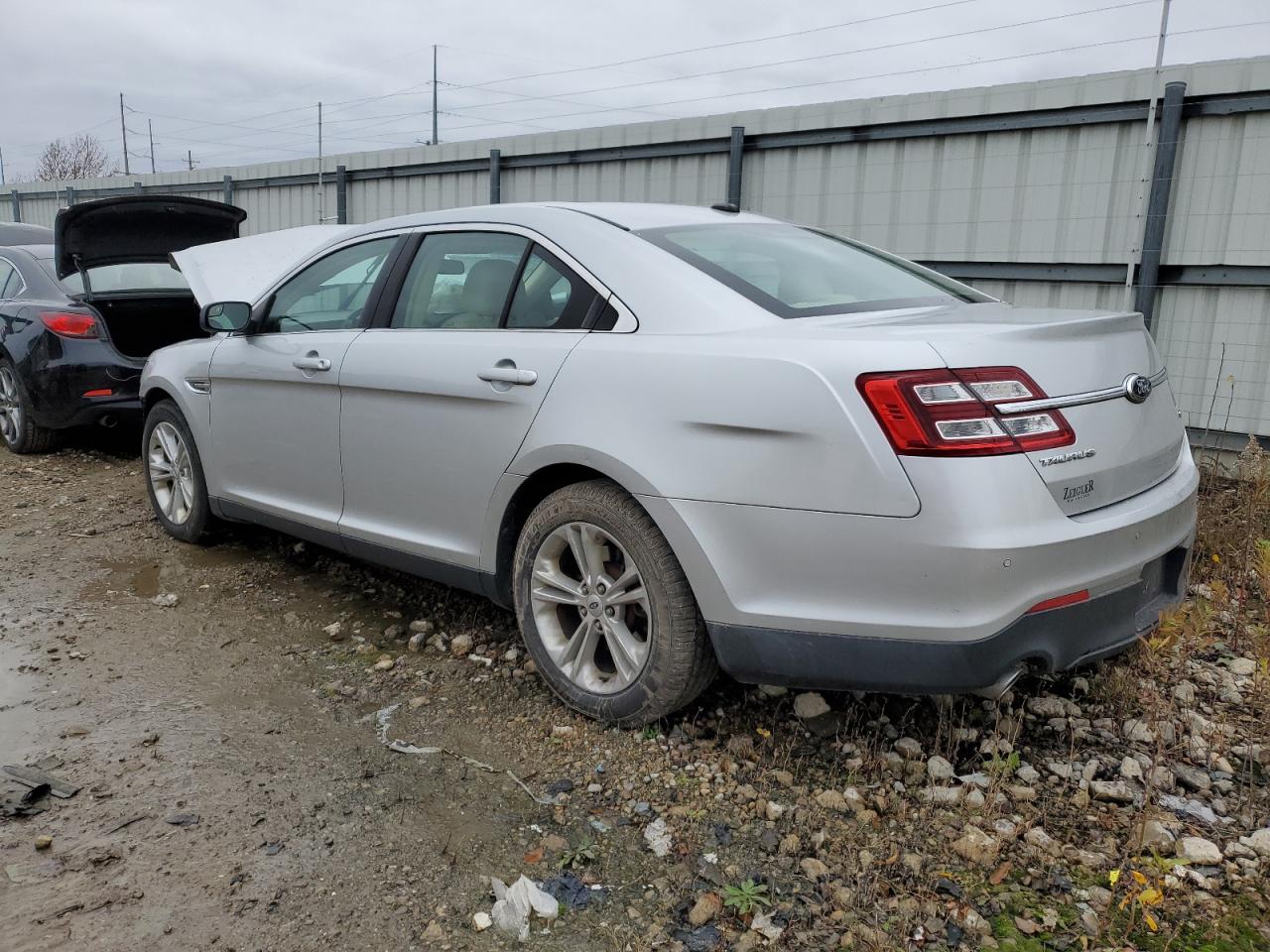 VIN 1FAHP2E86DG162887 2013 FORD TAURUS no.2