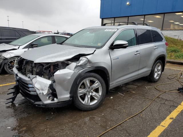  TOYOTA HIGHLANDER 2018 Srebrny