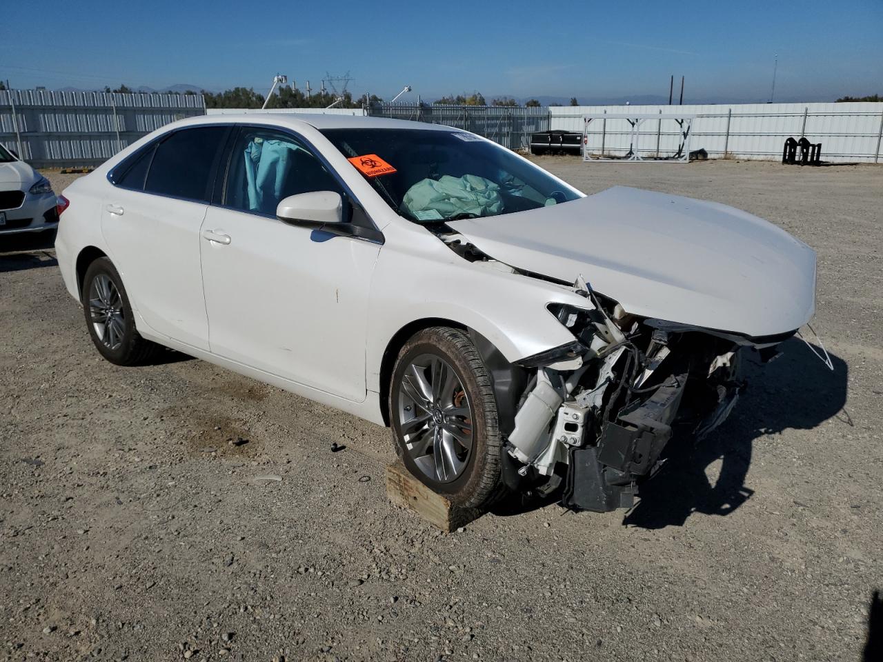 VIN 4T1BF1FK6GU223728 2016 TOYOTA CAMRY no.4