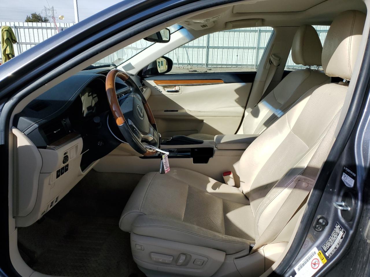 2013 Lexus ES - Image 7
