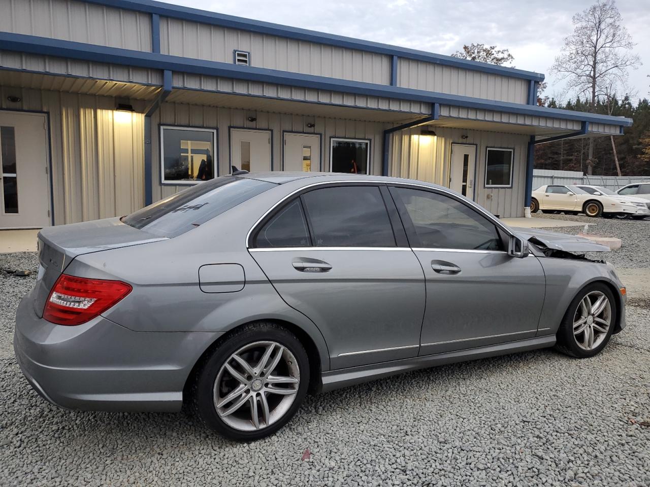 VIN WDDGF4HB9DR267784 2013 MERCEDES-BENZ C-CLASS no.3