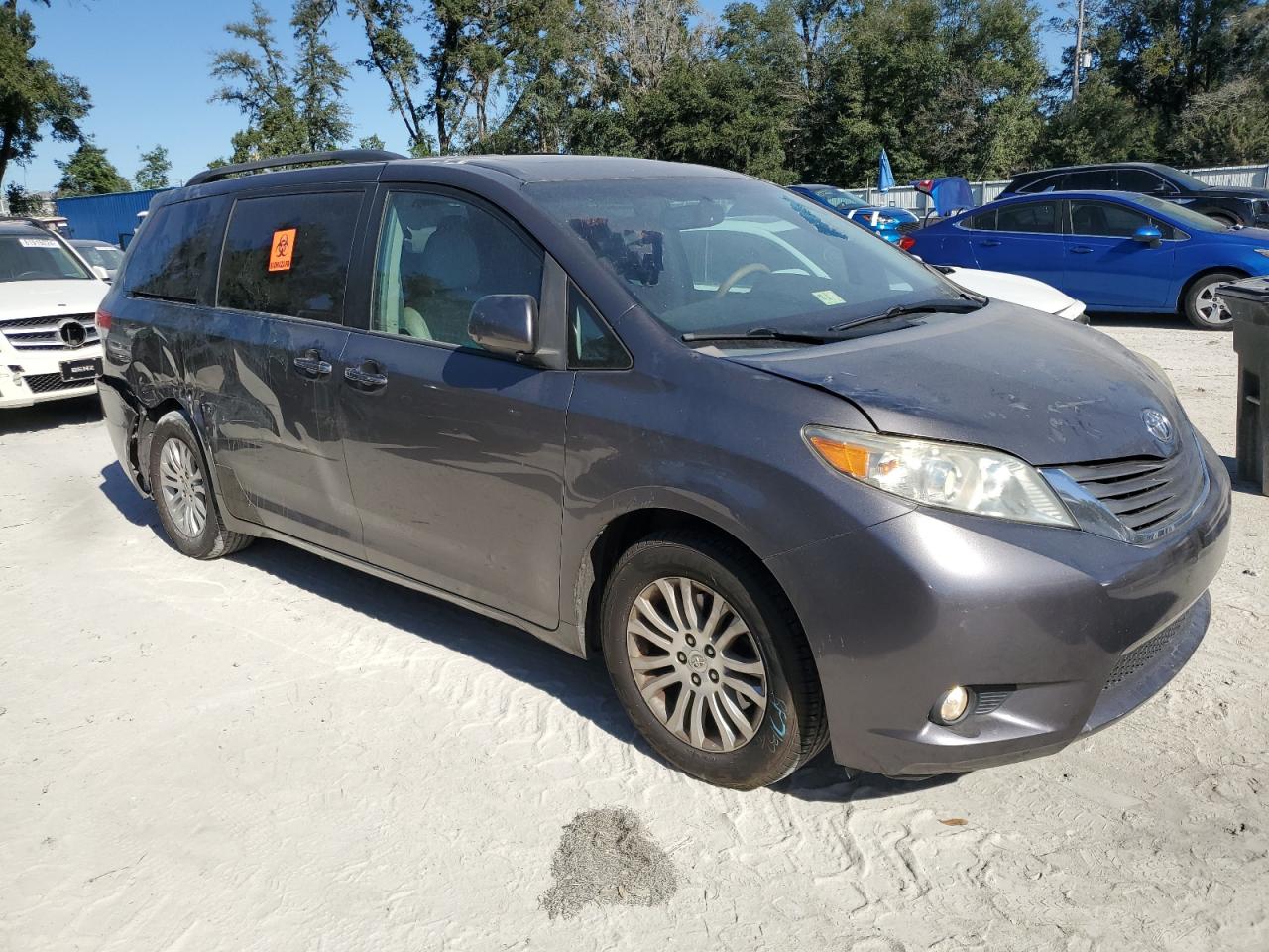 2011 Toyota Sienna - Image 4