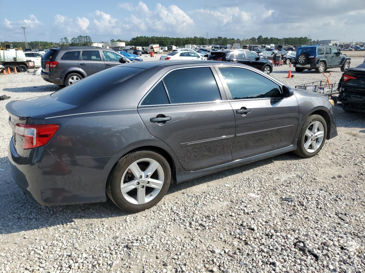 2014 Toyota Camry - Image 3