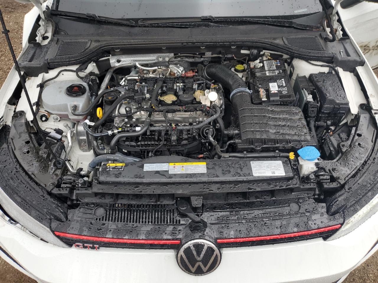 2022 Volkswagen GTI - Image 11