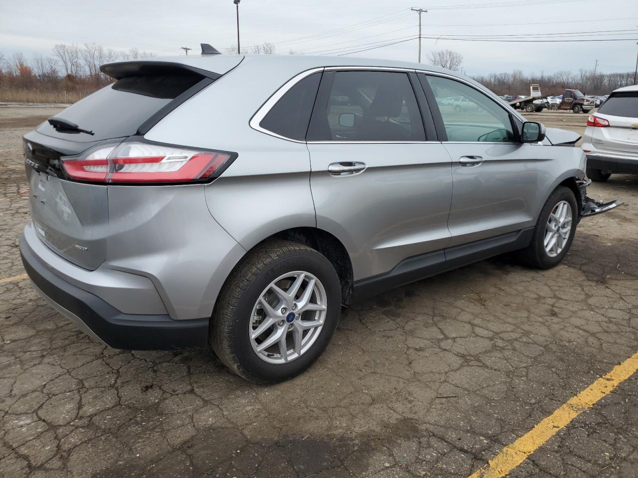 2022 Ford Edge - Image 3