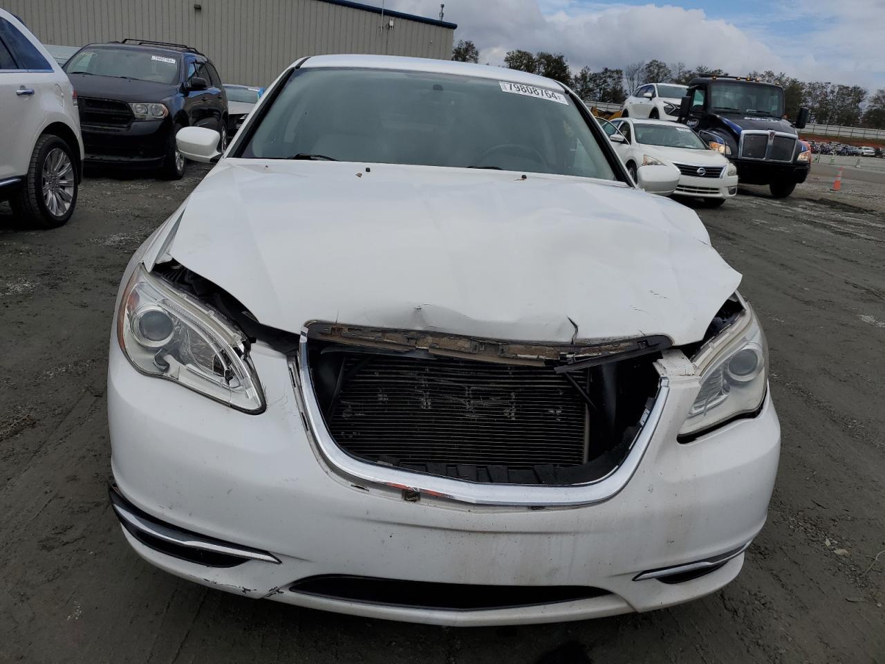 2013 Chrysler 200 - Image 6