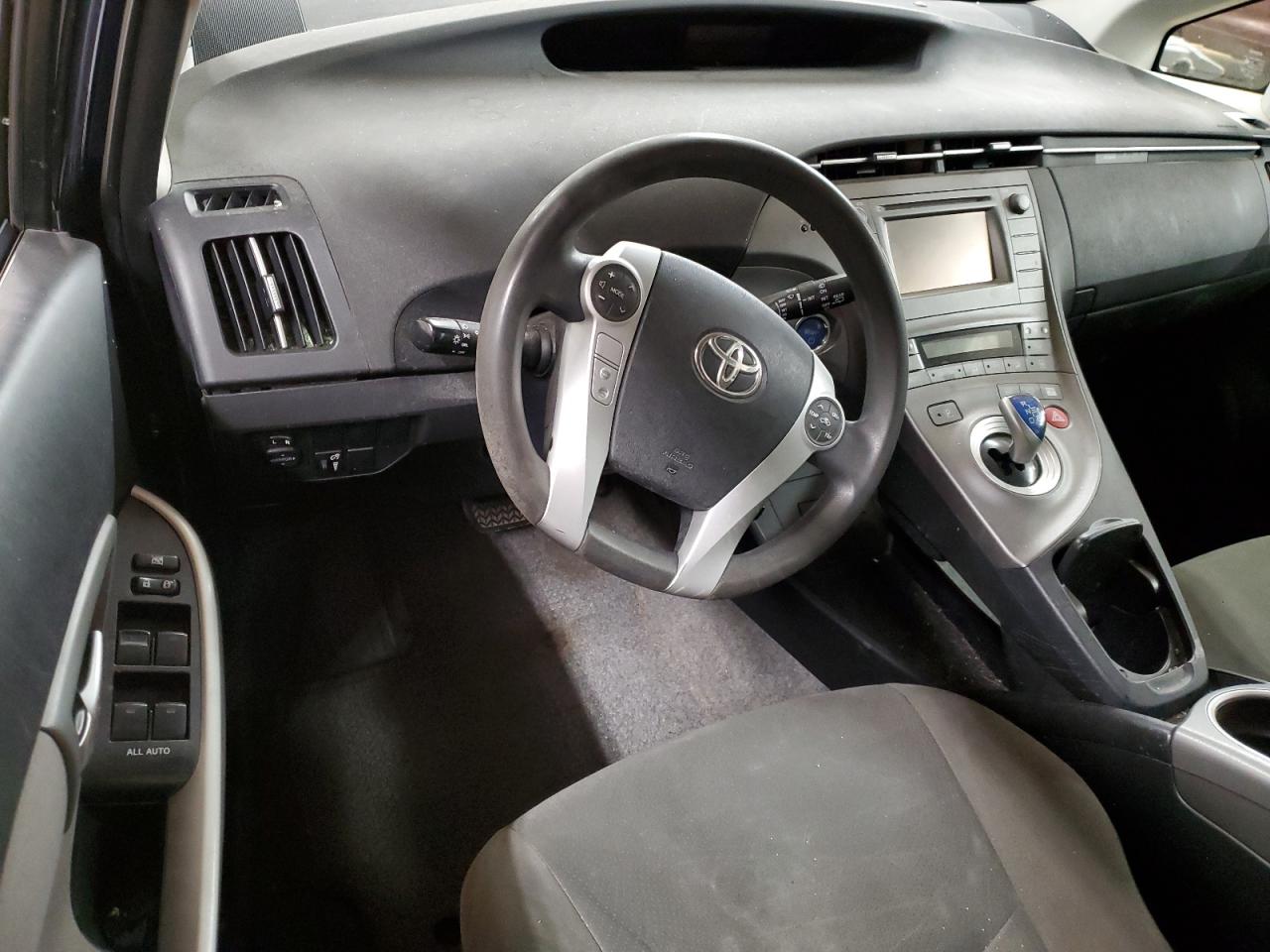 2012 Toyota Prius - Image 8